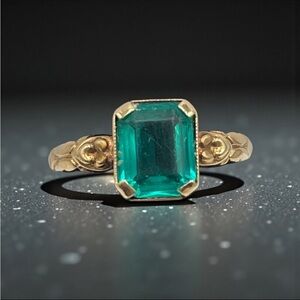 Antique 10k Yellow Gold Ring Green Glass Stone 7 Art Deco